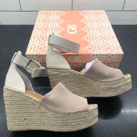 Gianni Bini Wedges - Picture 2 of 3